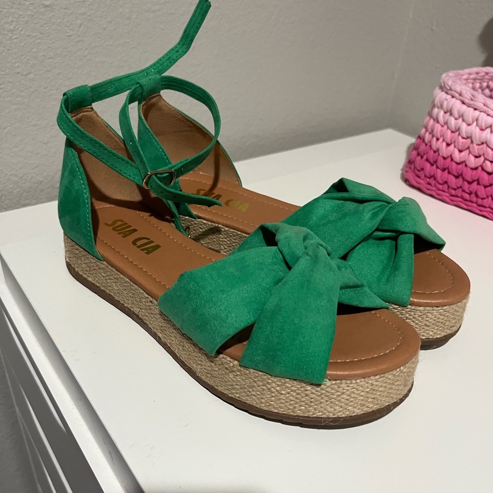 Sandal